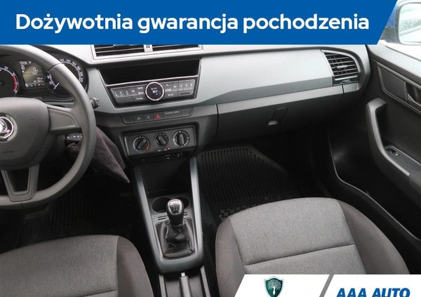 Skoda Fabia cena 36000 przebieg: 122175, rok produkcji 2018 z Szamotuły małe 154